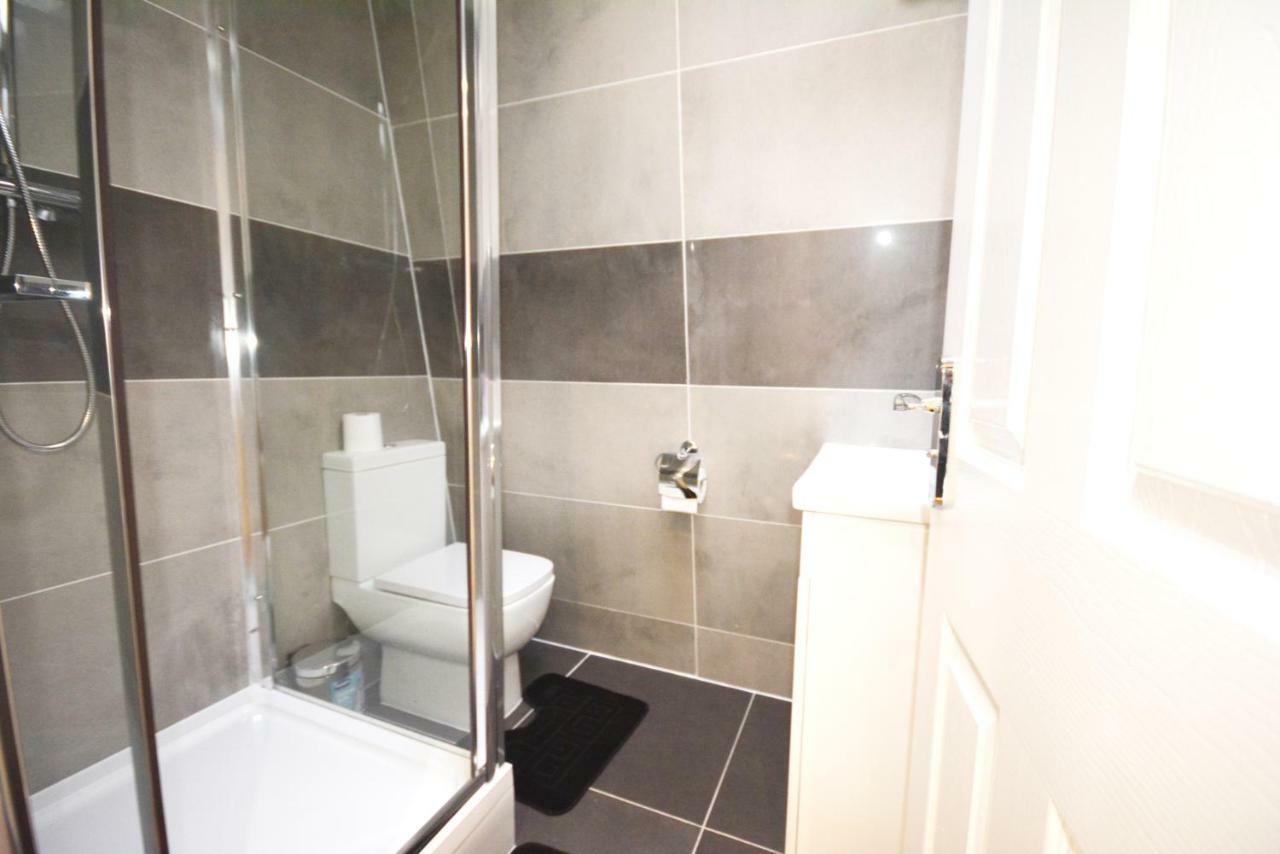 London Modern 4 Bedroom Apartment Londres Exterior foto