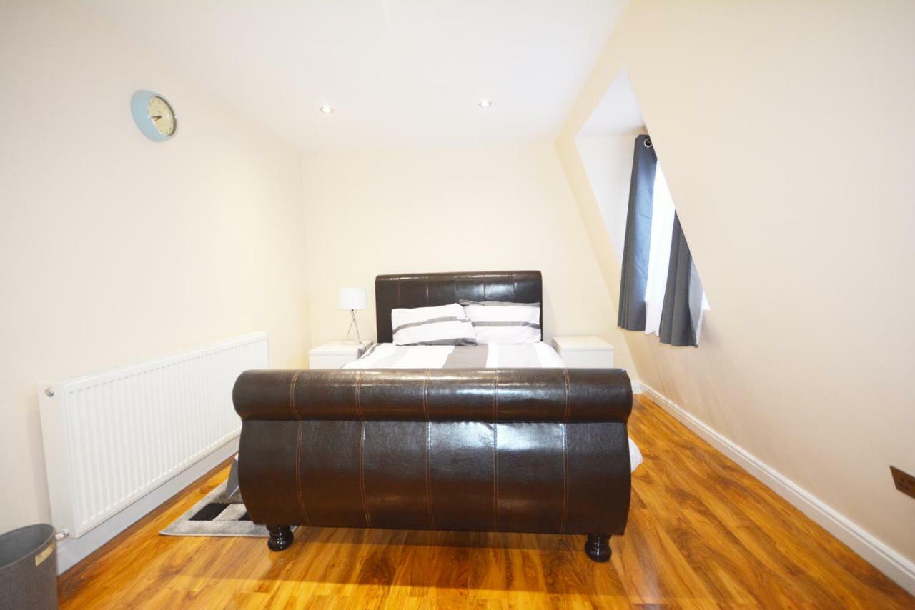 London Modern 4 Bedroom Apartment Londres Exterior foto
