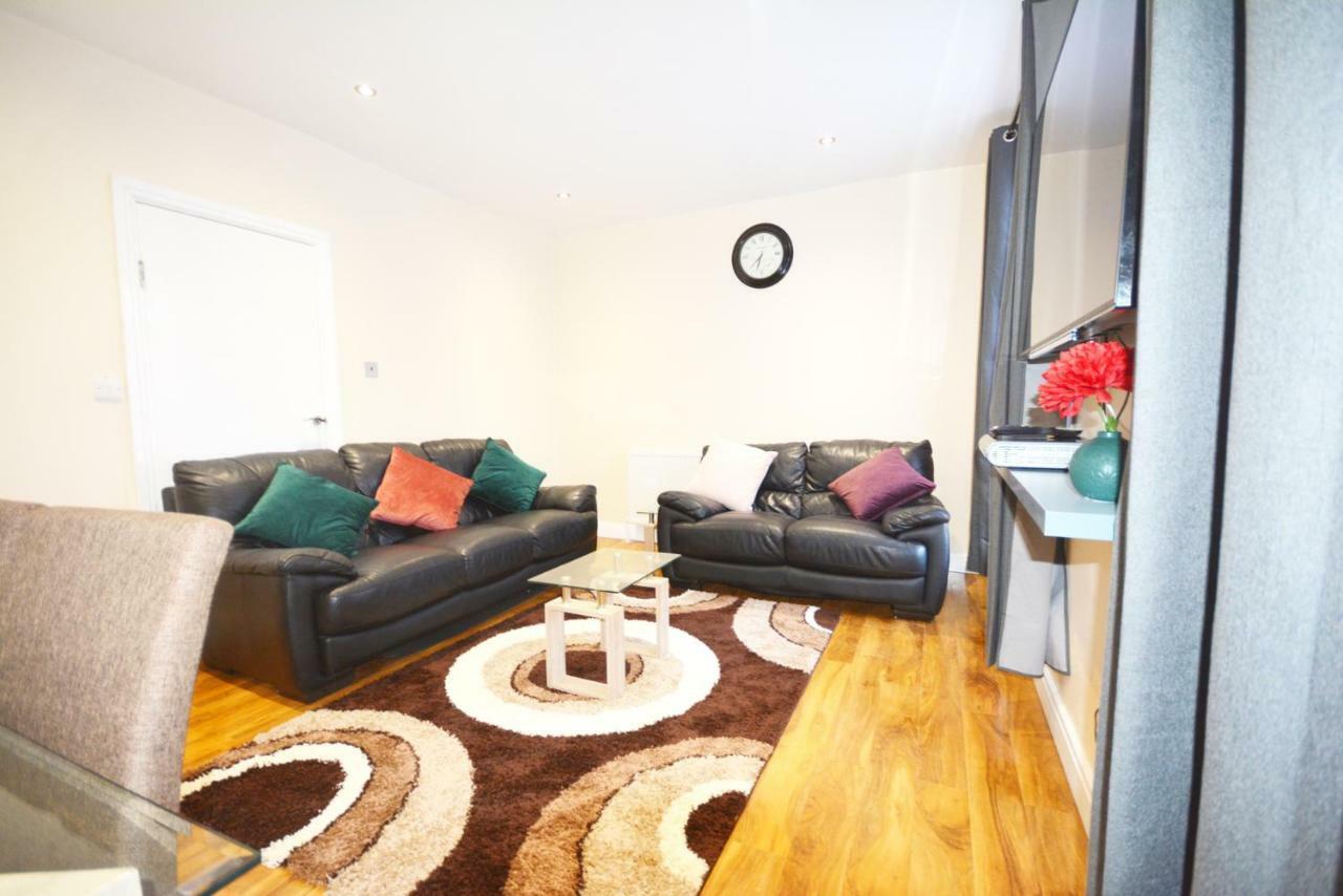London Modern 4 Bedroom Apartment Londres Exterior foto