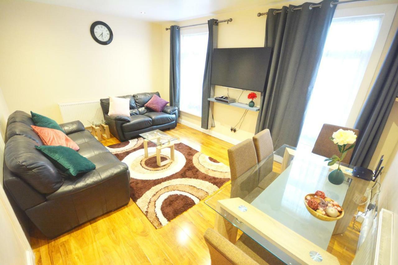London Modern 4 Bedroom Apartment Londres Exterior foto