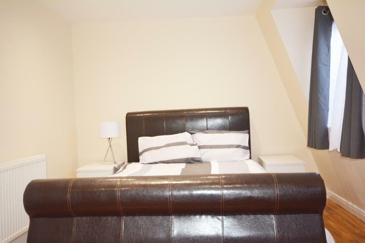 London Modern 4 Bedroom Apartment Londres Exterior foto