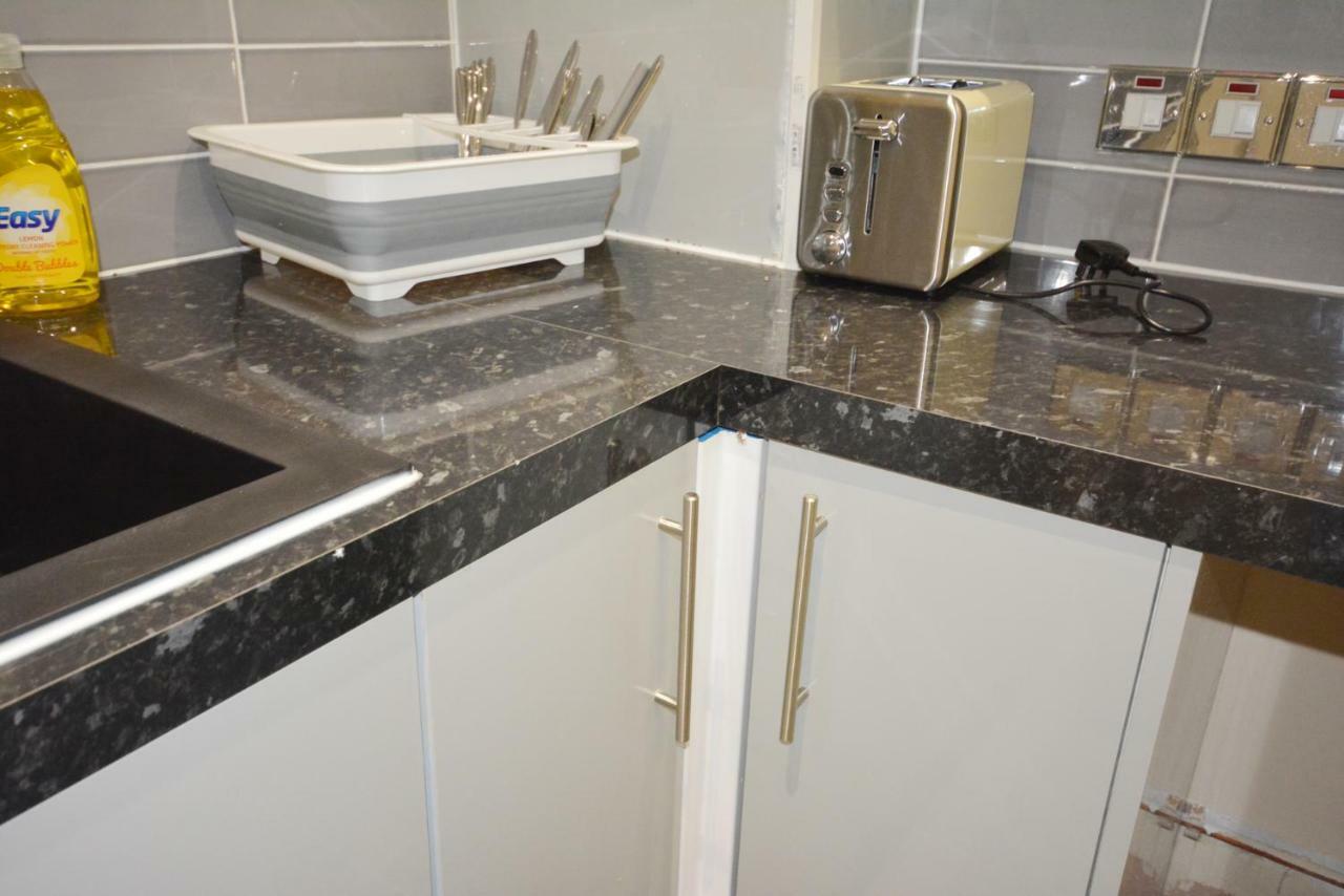 London Modern 4 Bedroom Apartment Londres Exterior foto